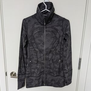 Lululemon In Stride Jacket Camo size 8